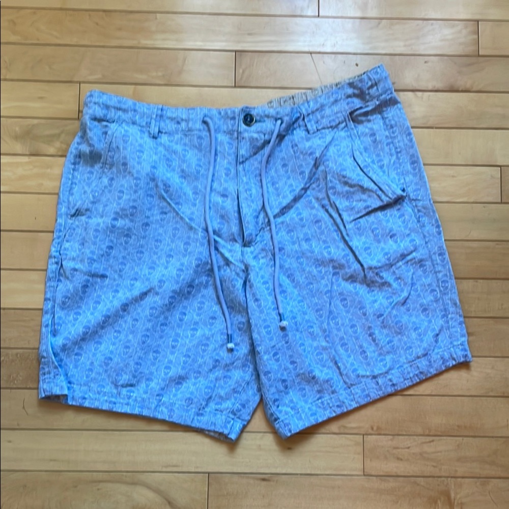 Robert Graham Blue Skull Patterned Shorts